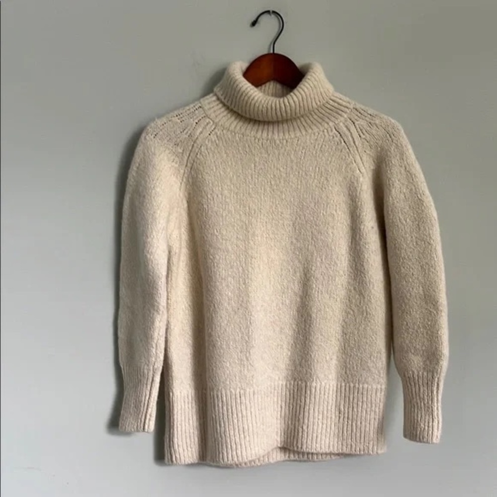 ARITZIA Babaton Cream Day Off 100% Alpaca Turtleneck Sweater Small - Picture 2 of 5